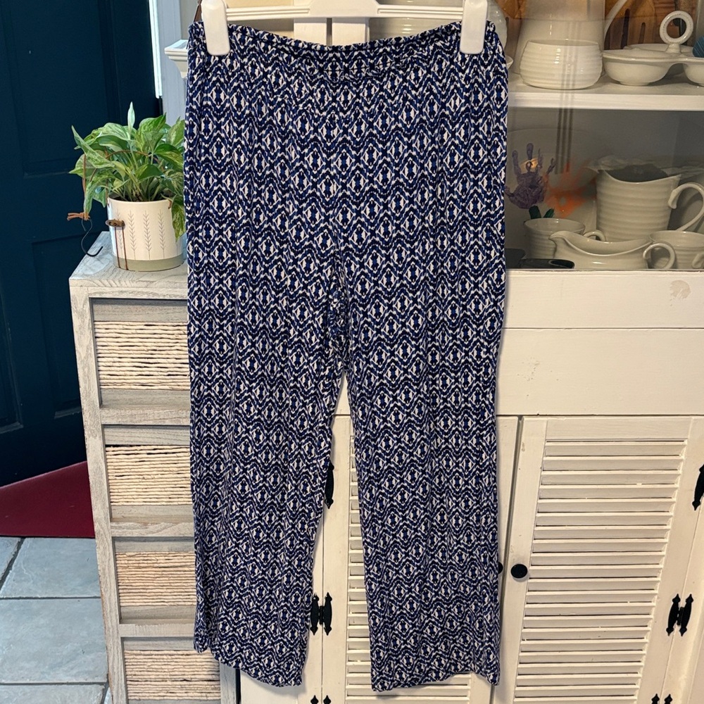 Elegant Navy Patterned Women's Cropped Pants